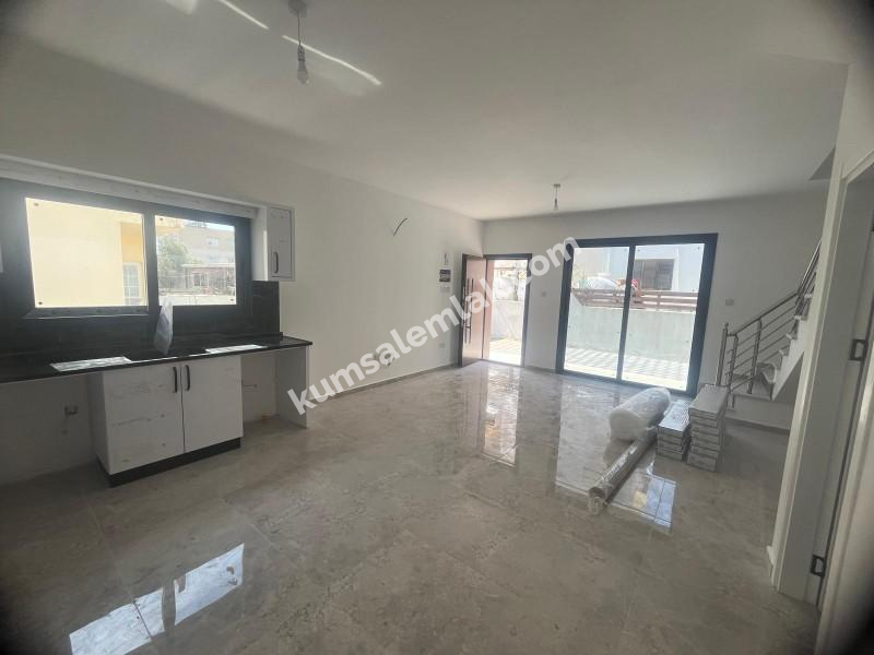 LEFKOŞA GÖNYELİ BÖLGESİNDE SATILIK DUBLEKS 2+1 DAİRE 