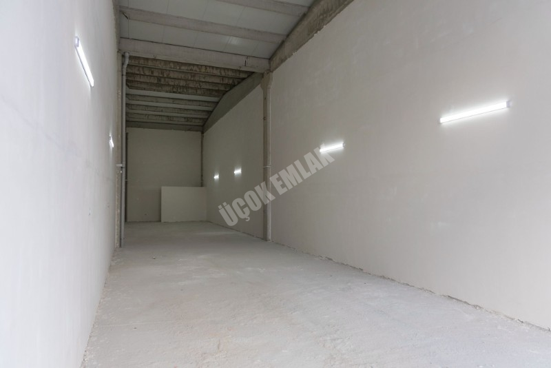 AFYON ÜÇOK EMLAKTAN 2. SANAYİ SİTESİNDE KİRALIK 100M² DÜKKAN