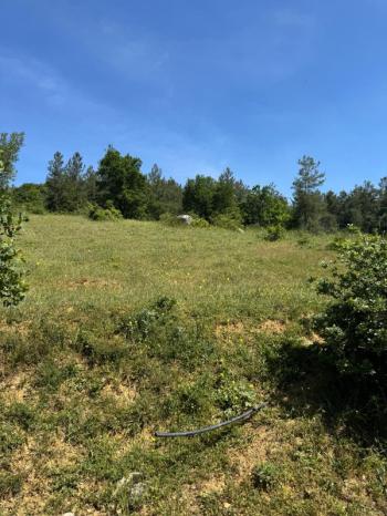 DijitalEmlak'tan Orhaneli Çınarcık köyünde Ful MAnzaralı Yola cephe 8.680 m2 Satılık Kıymetli Arazi.