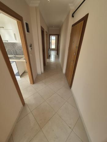YAKACIK ÇARŞI MAHALLESİ'NDE 2+1 SATILIK DAİRE (TR / ENG)