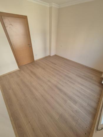 YAKACIK ÇARŞI MAHALLESİ'NDE 2+1 SATILIK DAİRE (TR / ENG)