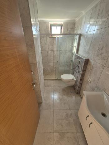 YAKACIK ÇARŞI MAHALLESİ'NDE 2+1 SATILIK DAİRE (TR / ENG)