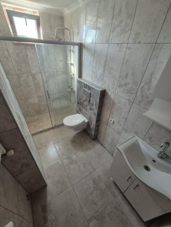 YAKACIK ÇARŞI MAHALLESİ'NDE 2+1 SATILIK DAİRE (TR / ENG)