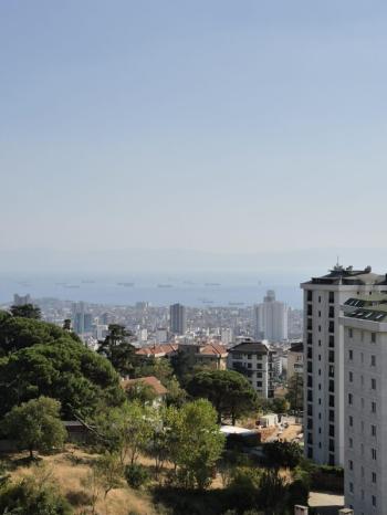 YAKACIK ÇARŞI MAHALLESİ'NDE 2+1 SATILIK DAİRE (TR / ENG)