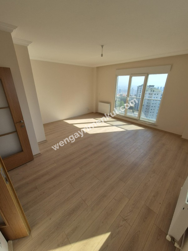 YAKACIK ÇARŞI MAHALLESİ'NDE 2+1 SATILIK DAİRE (TR / ENG)