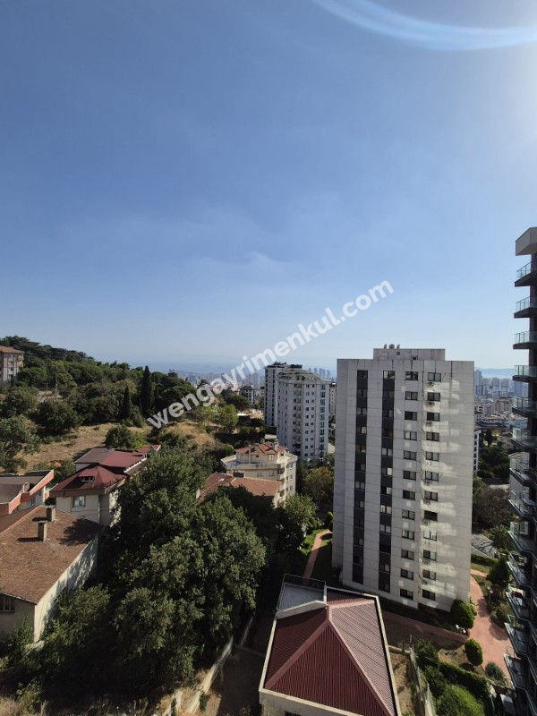 YAKACIK ÇARŞI MAHALLESİ'NDE 2+1 SATILIK DAİRE (TR / ENG)