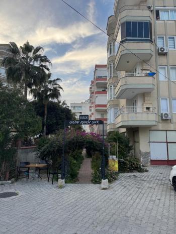 GÜN IŞIĞI SİTESİNDE 2+1 EŞYALI KİRALIK ALANYA MAHMUTLAR