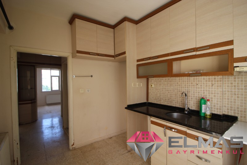 Elmas’tan Akkent Mah. Site İçerisinde Bağımsız Mutfak 3+1