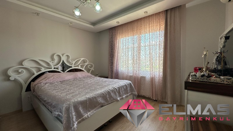 Elmas’tan Menteş’te Havuzlu Doğalgazlı Cepheleri Açık Geniş 3+1