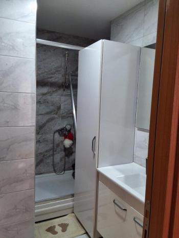 Bakırköy Zuhuratbaba Mahallesi’nde Merkezi Konumda Ferah 2+1 Satılık Daire 