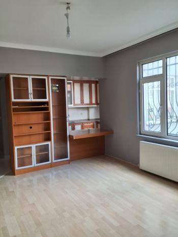 Bakırköy Kartaltepe Mahallesi’nde Geniş ve Kullanışlı 3+1 Kiralık Daire