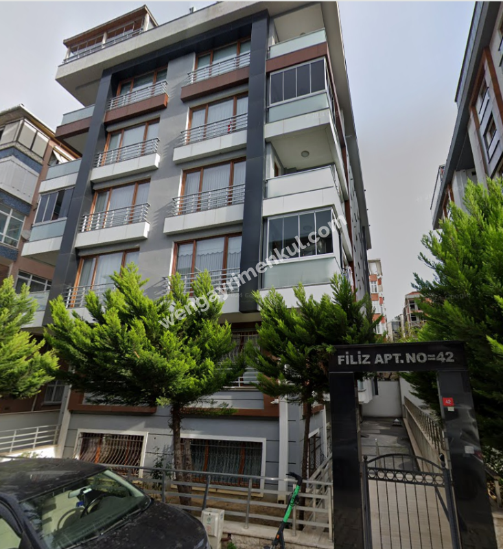 Bakırköy Zuhuratbaba Mahallesi’nde Merkezi Konumda Ferah 2+1 Satılık Daire 