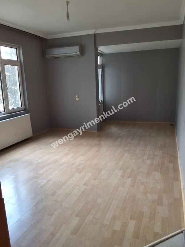 Bakırköy Kartaltepe Mahallesi’nde Geniş ve Kullanışlı 3+1 Kiralık Daire