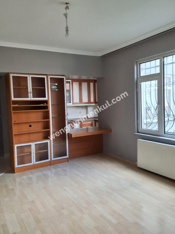 Bakırköy Kartaltepe Mahallesi’nde Geniş ve Kullanışlı 3+1 Kiralık Daire