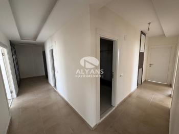 ALYANS'TAN MERKEZİ KONUMDA BAĞIMSIZ MUTFAK SİTE İÇİ GENİŞ 3+1