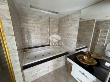 ALYANS'TAN LÜKS SİTE'DE AQUAPARKLI KUSURSUZ İŞÇİLİKLİ GENİŞ 4+1