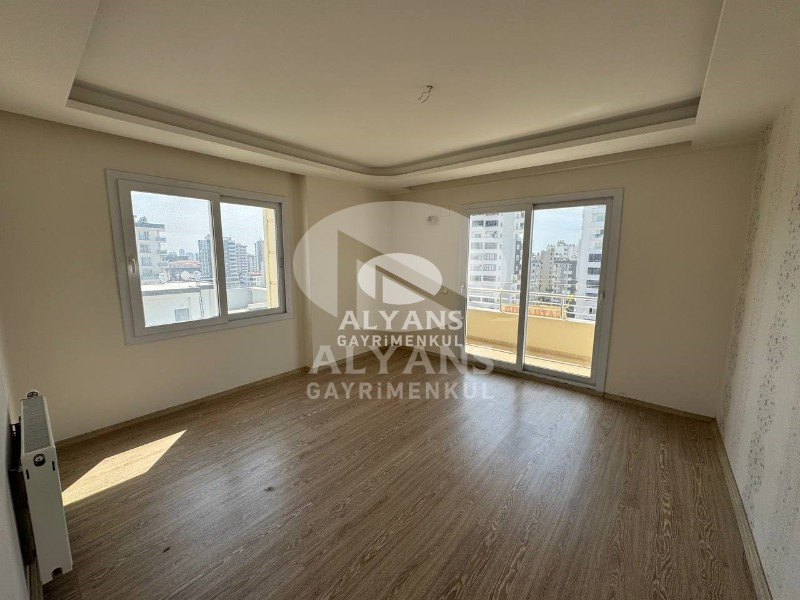 ALYANS'TAN MERKEZİ KONUMDA BAĞIMSIZ MUTFAK SİTE İÇİ GENİŞ 3+1