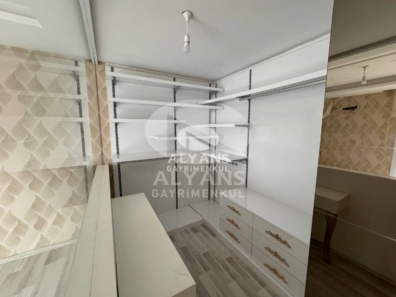 ALYANS'TAN LÜKS SİTE'DE AQUAPARKLI KUSURSUZ İŞÇİLİKLİ GENİŞ 4+1