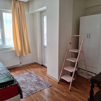 ALTINTEPE'DE MÜKEMMEL KONUMDA 2+1 EŞYALI KİRALIK FIRSAT DAİRE