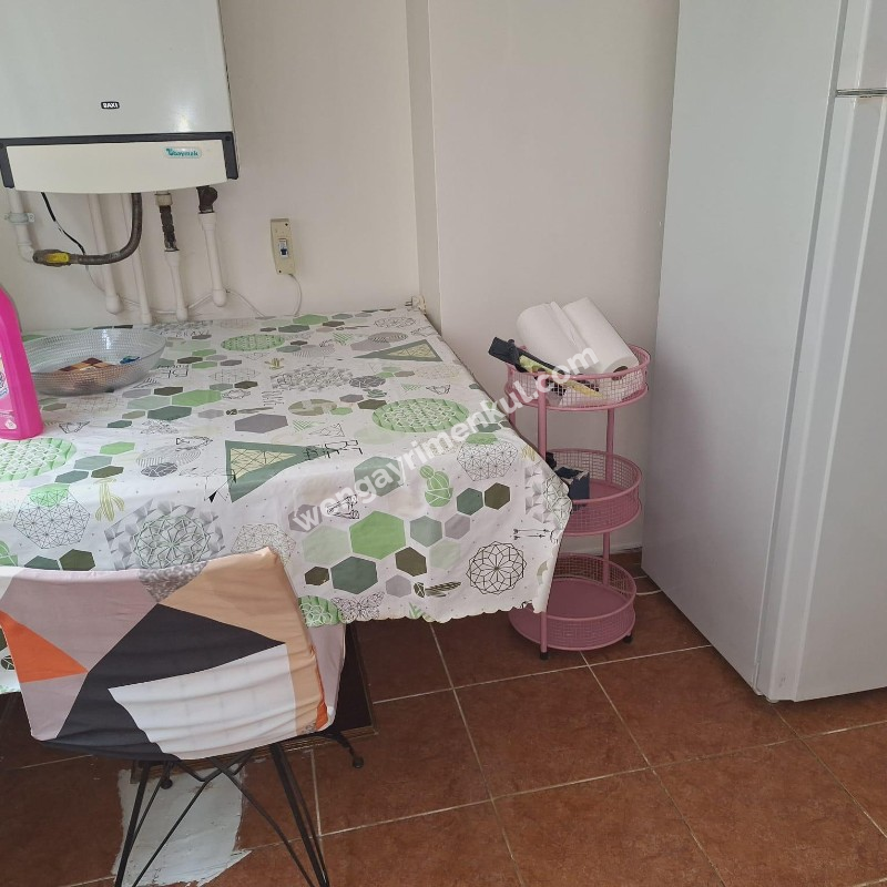 ALTINTEPE'DE MÜKEMMEL KONUMDA 2+1 EŞYALI KİRALIK FIRSAT DAİRE