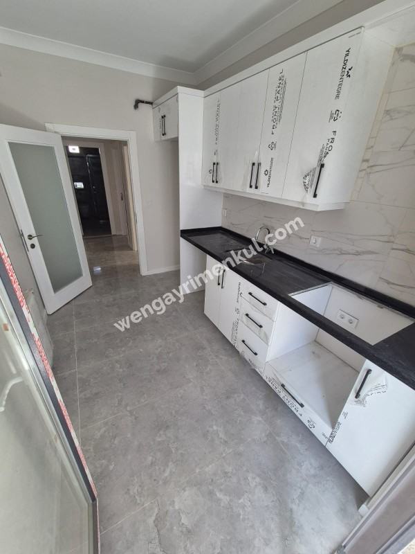 KARTAL ESENTEPE MAHALLESİ'NDE 2+1 SATILIK DAİRE (TR/ENG)