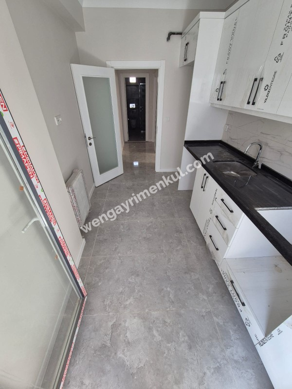 KARTAL ESENTEPE MAHALLESİ'NDE 2+1 SATILIK DAİRE (TR/ENG)