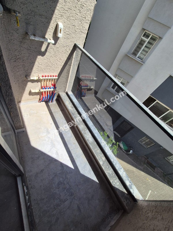 KARTAL ESENTEPE MAHALLESİ'NDE 2+1 SATILIK DAİRE (TR/ENG)