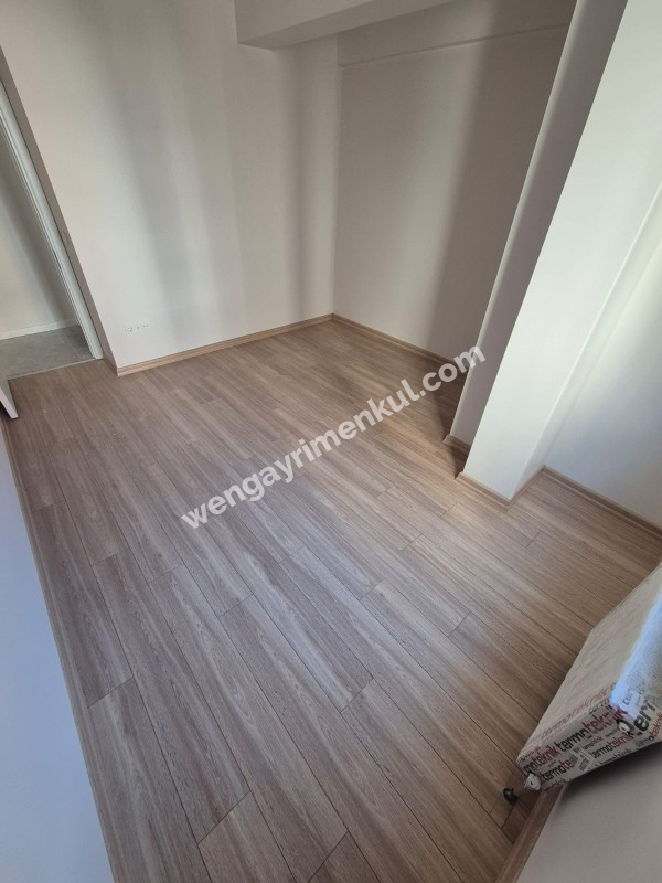 KARTAL ESENTEPE MAHALLESİ'NDE 2+1 SATILIK DAİRE (TR/ENG)