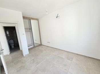 KKTC Girne Alsancak ta Havuzlu Sitede 1+1 Sıfır Çok Özel Daire