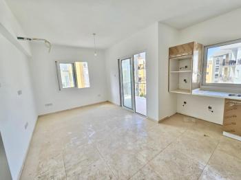 KKTC Girne Alsancak ta Havuzlu Sitede 1+1 Sıfır Çok Özel Daire