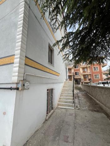 AFYON ÜÇOK EMLAKTAN MAREŞAL F ÇAKMAK MAH SATILIK 3+1 DAİRE