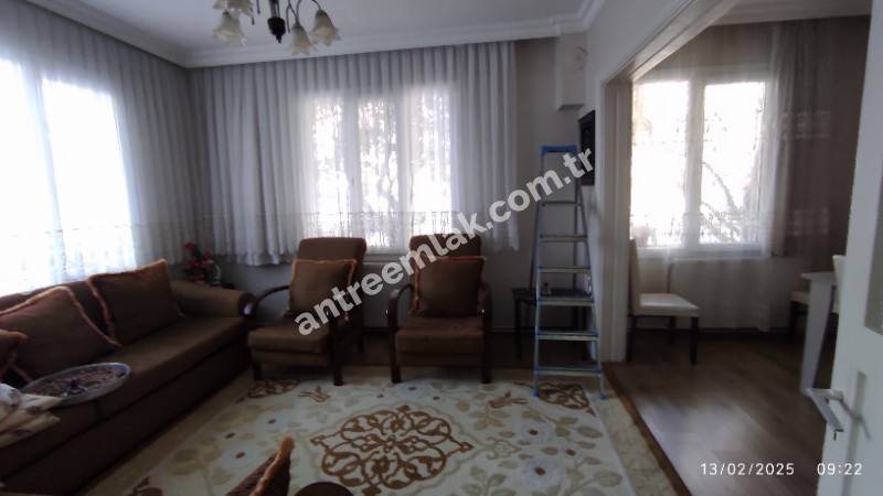 Antre Emlak'tan Satılık Uğur Mumcu Mahallesinde Doğalgazlı  2 Katlı Köşe Müstakil Ev 