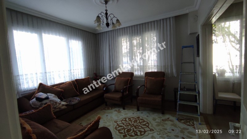 Antre Emlak'tan Satılık Uğur Mumcu Mahallesinde Doğalgazlı  2 Katlı Köşe Müstakil Ev 