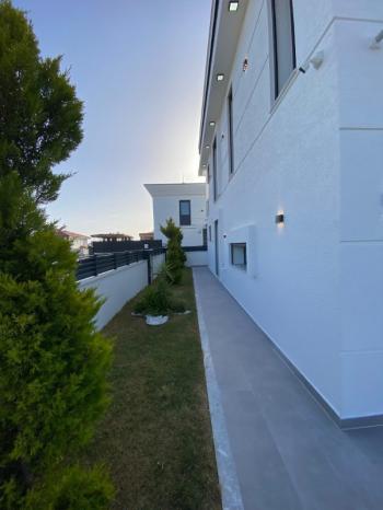 Didim'de Köşebaşı Satılık Tam Müstakil Villa