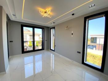 Didim'de Köşebaşı Satılık Tam Müstakil Villa