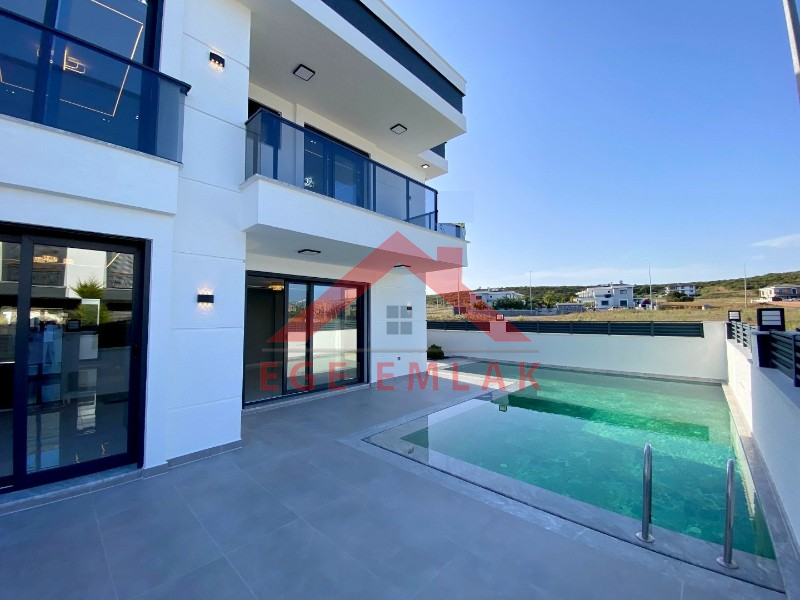 Didim'de Köşebaşı Satılık Tam Müstakil Villa