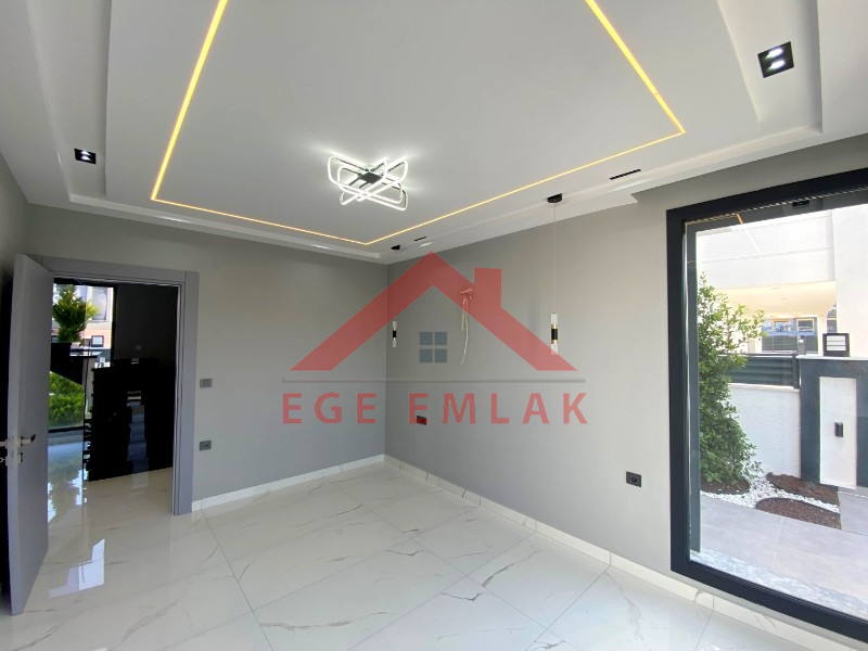 Didim'de Köşebaşı Satılık Tam Müstakil Villa