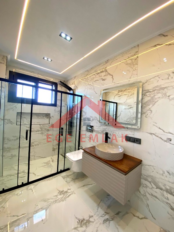 Didim'de Köşebaşı Satılık Tam Müstakil Villa