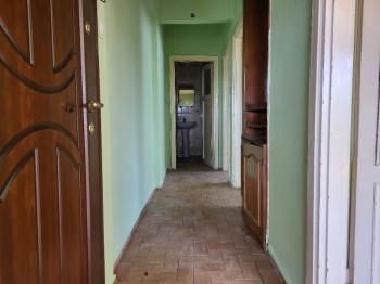 KADIKÖY'ÜN GÖBEĞİNDE FERAH 2+1 SATILIK DAİRE
