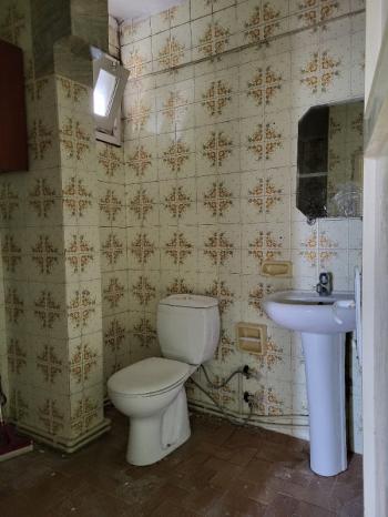 KADIKÖY'ÜN GÖBEĞİNDE FERAH 2+1 SATILIK DAİRE