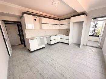 GÜVENAY - ÇORUM CENGİZ TOPEL CADDESİ KALE KARŞISI SATILIK 3+1 DAİRE