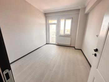 GÜVENAY - ÇORUM CENGİZ TOPEL CADDESİ KALE KARŞISI SATILIK 3+1 DAİRE