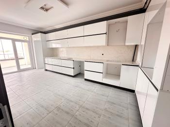 GÜVENAY - ÇORUM CENGİZ TOPEL CADDESİ KALE KARŞISI SATILIK 3+1 DAİRE