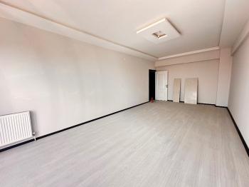 GÜVENAY - ÇORUM CENGİZ TOPEL CADDESİ KALE KARŞISI SATILIK 3+1 DAİRE