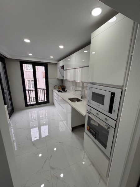 Binevler Metro 3 dk | 3+1 Net 100 m² Asansörlü, Kapalı Otoparklı Daire