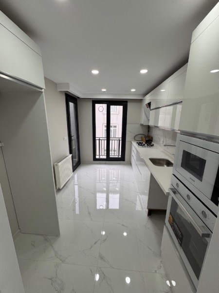 Binevler Metro 3 dk | 3+1 Net 100 m² Asansörlü, Kapalı Otoparklı Daire