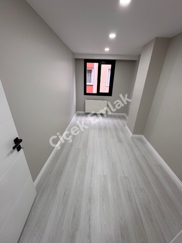 Binevler Metro 3 dk | 3+1 Net 100 m² Asansörlü, Kapalı Otoparklı Daire