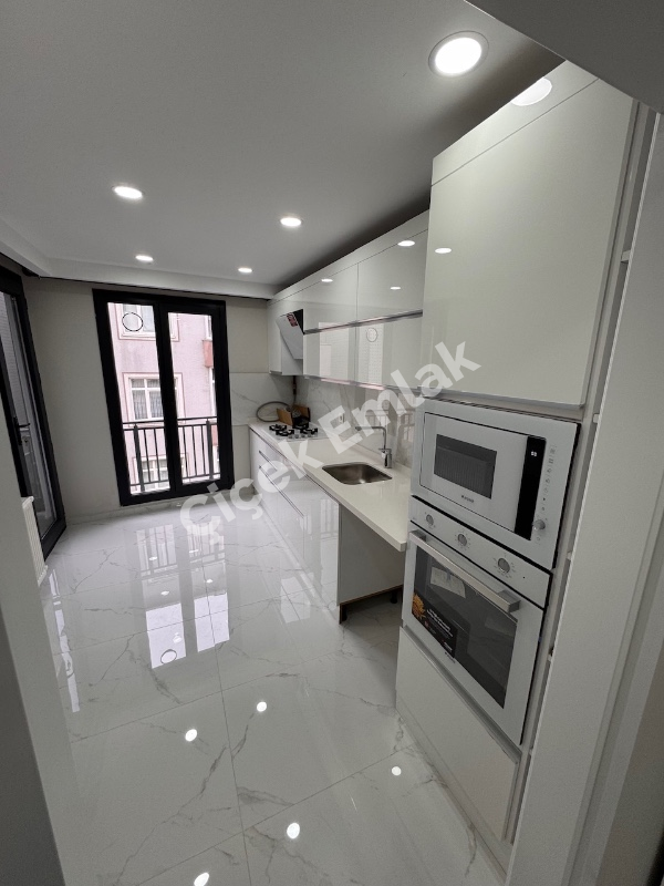 Binevler Metro 3 dk | 3+1 Net 100 m² Asansörlü, Kapalı Otoparklı Daire