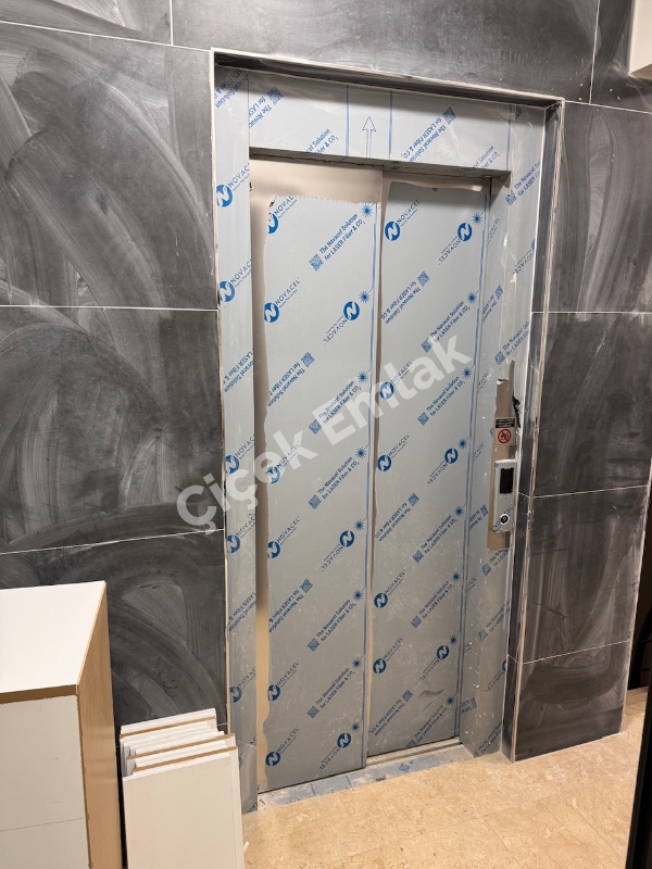 Binevler Metro 3 dk | 3+1 Net 100 m² Asansörlü, Kapalı Otoparklı Daire