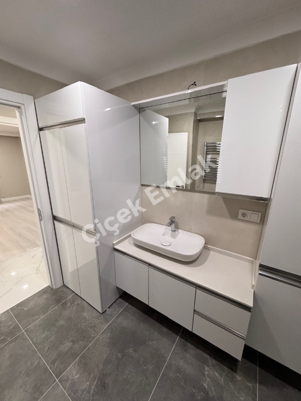 Binevler Metro 3 dk | 3+1 Net 100 m² Asansörlü, Kapalı Otoparklı Daire